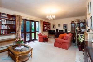 Sitting Room- click for photo gallery